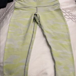 Camo look crop leggings